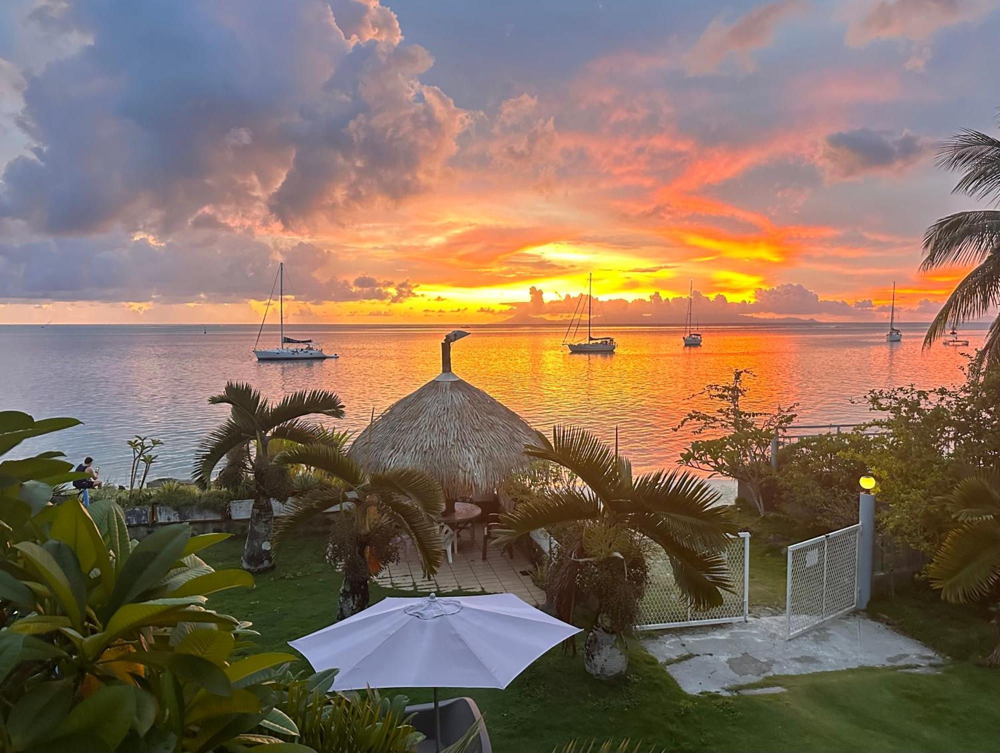 Meri Lodge Huahine ファール エクステリア 写真